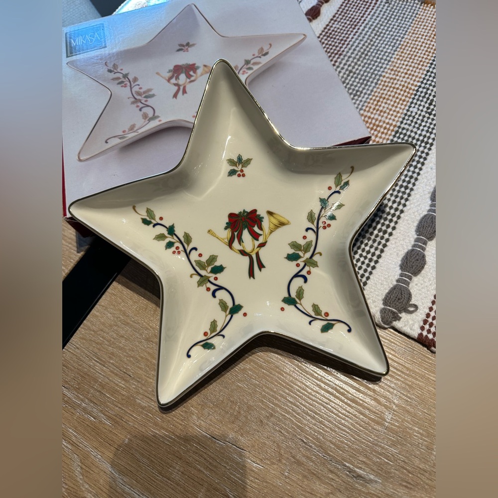 Mikasa Holiday Bloom Candy Dish